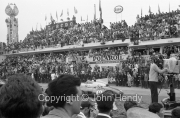 The start - #8 Aston Martin DBR1/300 - Ian B. Baillie and Jack Fairman