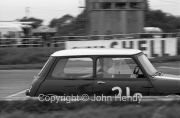 Team #21 Mini 7 Club A, Car C - Cooper-Mini 997cc John Whitmore/Steve McQueen