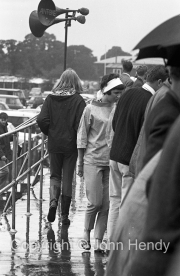 Spectators above the pits