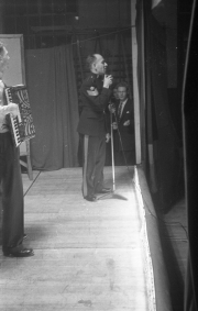 Compere