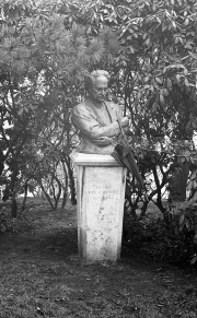 Statue