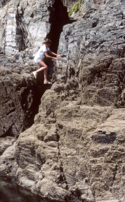 Simon jumping