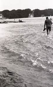 Paddling through the strong tide