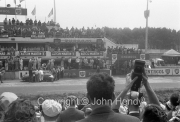 Aston Martin pit stop - #6 Aston Martin DBR1/300 (Maurice Trintignant and Paul Frere)