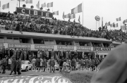 General view of the pits before the race, in front of the Panhard pits