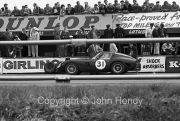 Sportscars - #31 Ferrari 250 GTO 3589GT MO75723 (Mike Parkes) in the pits