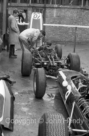 Formula 1 - #9 Cooper T73 Climax (Bruce McLaren) and #10 Cooper T66 Climax (Phil Hill)