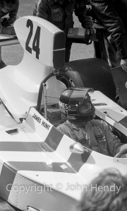 F1 - #24 Hesketh-Cosworth 308 (James Hunt) in the pits