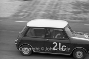 Team #21 Mini 7 Club A, Car C - Cooper-Mini 997cc John Whitmore/Steve McQueen