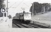 Train at Banbury Lane Crossing