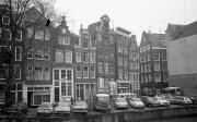 Narrow houses