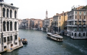 Rialro Bridge, view up the Grand Canal