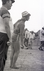 Female petanque player, with cigarette