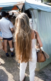 Benodet Market - woman with very long hair