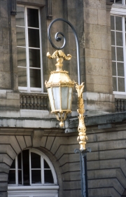 Gilded street lamp, Palais de Justice
