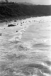 Waves breaking in the bay